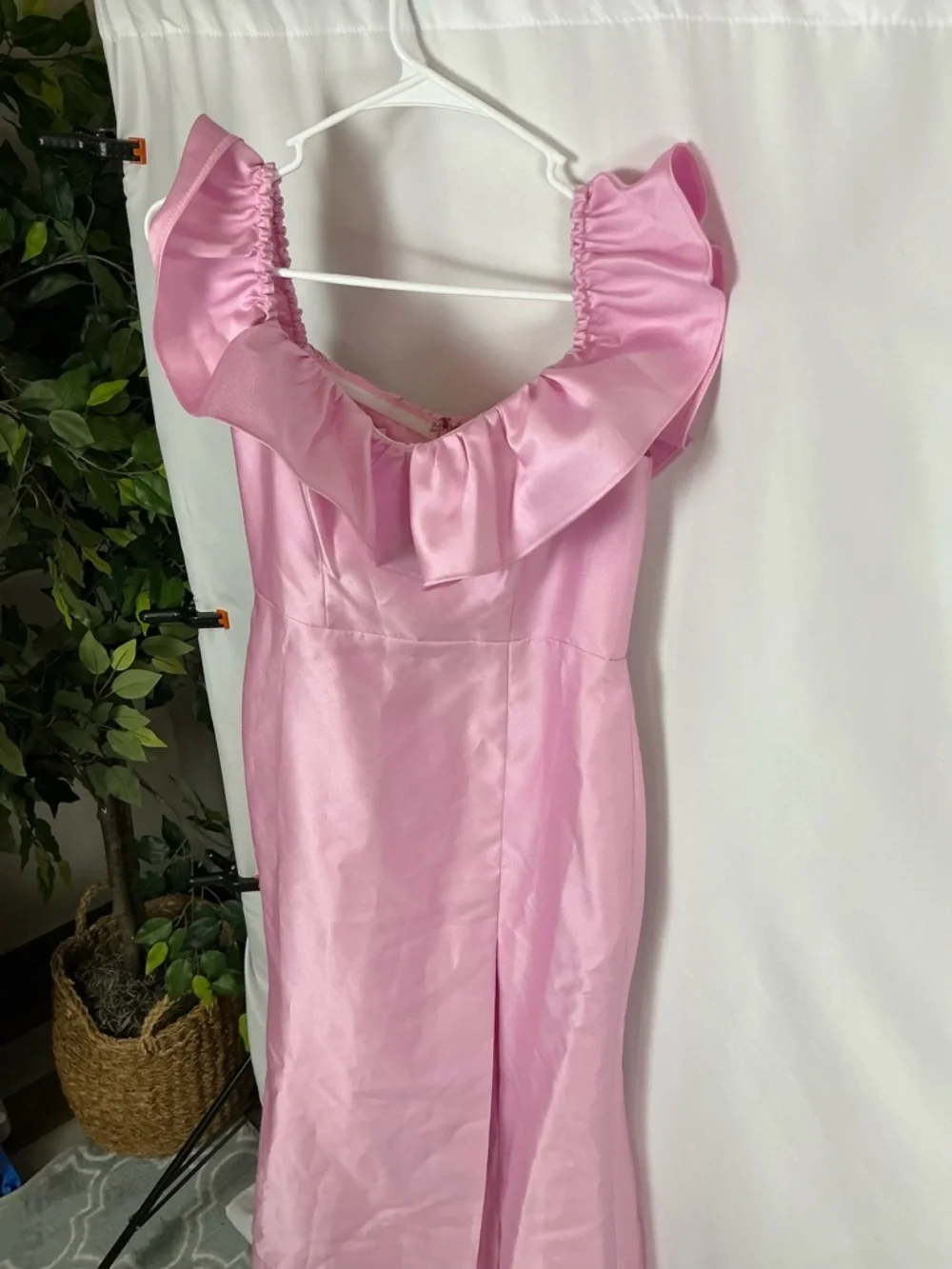 ALFRED SUNG Off-the-Shoulder Ruffle Satin Trumpet Gown in Powder Pink - Picture 4 of 6